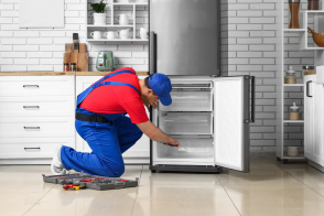 El frigorífico no enfría: 5 síntomas y el repuesto que necesita cada uno